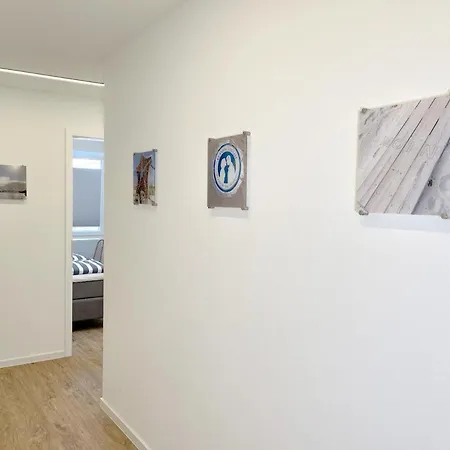 Apartment Tor 8 *
