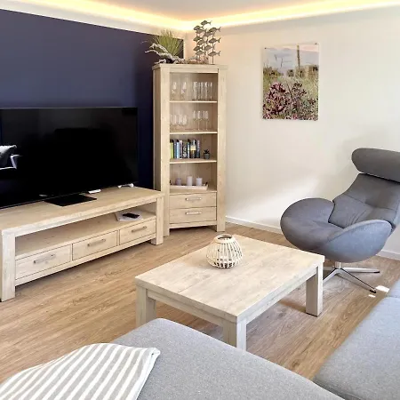 Apartment Tor 8